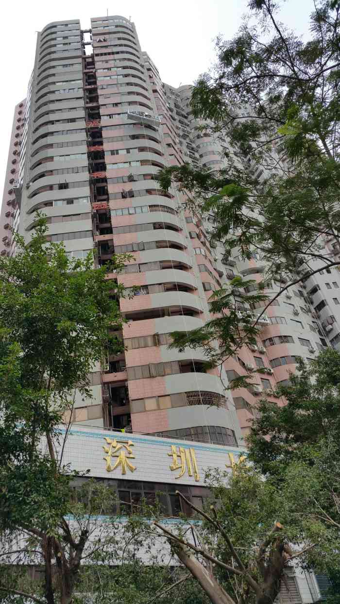 福德花园位置在冶金大厦,大厦车站附近.位置,在路边比较好找.