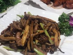 茶树菇炒牛柳-大欢喜饭店(江怡路店)