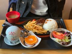 牛肉汉堡定食-九酢·海鲜居酒屋