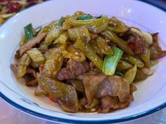-霄汉牛三鲜湖北砂锅菜(万松园2店)