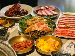 -草家酱蟹炭火烤肉店(珲春南路一店)