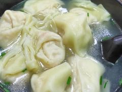 三鲜大馄饨-万寿斋(山阴路店)