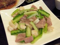 虾仁培根炒丝瓜-和园餐厅