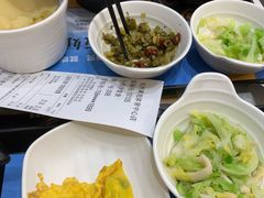 -老娘舅餐厅(黄龙体育中心店)