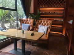 靠窗位-桉树林A coffee 森林餐厅(三圣乡店)