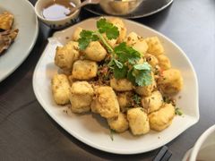 -大头虾越式风味餐厅(光明广场店)