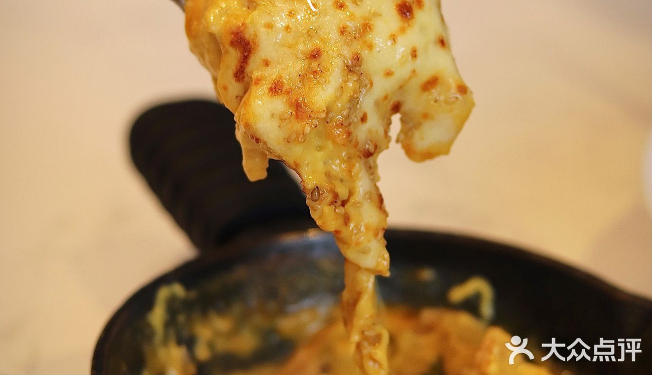 必胜客全新手拍比萨真的太顶了‼️每一块比萨都是现点现拍✔️