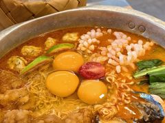 街头豪横Mama面-小小集渔·泰式大排档(太古里香槟店)