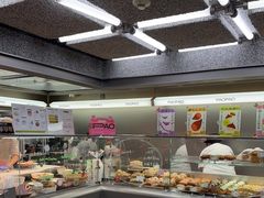 面包甜点陈列柜-PAOPAO Bakery&Café(港汇店)