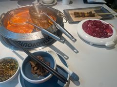 -左庭右院鲜牛肉火锅(金山万达店)