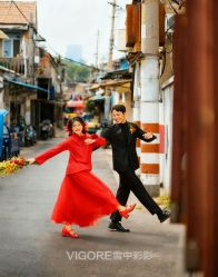 -雪中彩影婚纱摄影·微光艺术中心