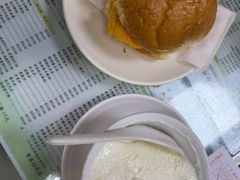 餐蛋猪仔包-义顺牛奶公司