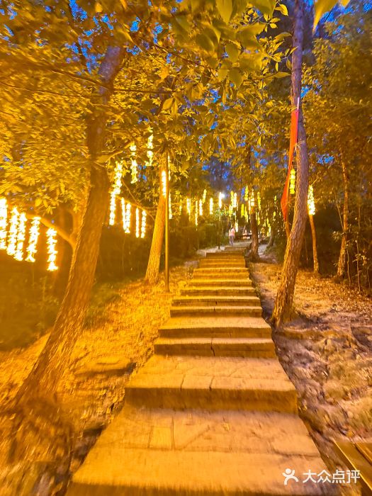 鸡鸣山公园图片