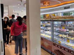 面包甜点陈列柜-蜂蝶来饼店(拱北总店)