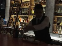 -饮湖威士忌鸡尾酒吧