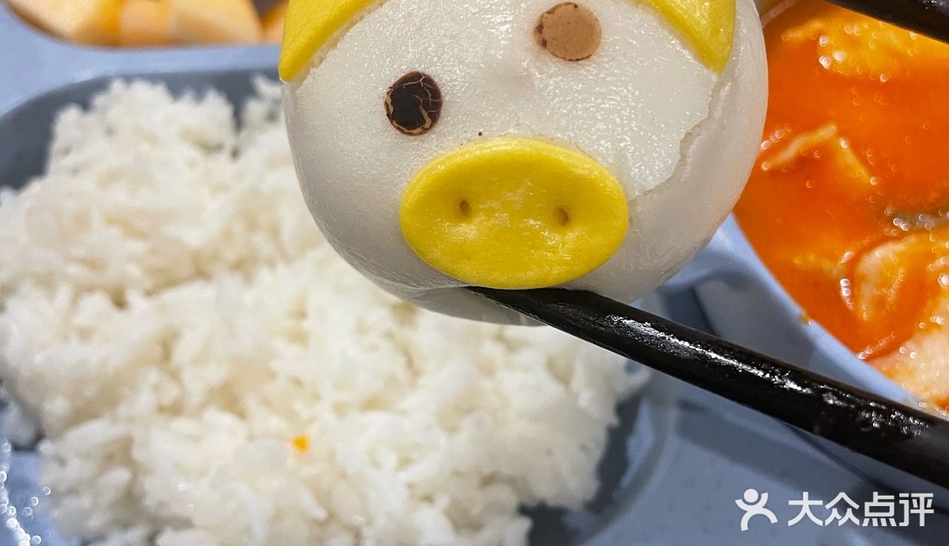 锅来乐地锅鸡：特色餐馆大揭秘