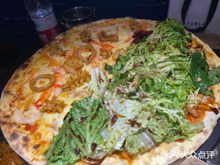 机器人火炉披萨(爱琴海店)双拼披萨图片