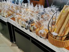牛奶红豆吐司-莉莲蛋挞(日月光店)