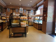 面包甜点陈列柜-三色鸽西饼店(黄河路店)