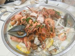 上汤海鲜乳猪煲-凤城康记饭店