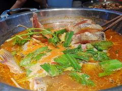 -野山舂·贵州现舂酸汤火锅(鸿通城店)