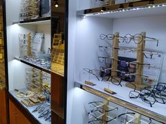 -MiRi眼镜·蔡司·星趣控·尼康控优点视觉合作店(南京东路店)