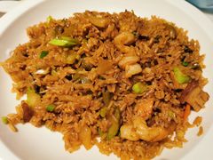 酸菜脆皮烧肉炒饭-港丽餐厅