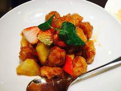 菠萝咕噜肉-有璟阁港式餐厅(国贸商城店)