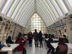 -钟书阁(松江泰晤士小镇店)