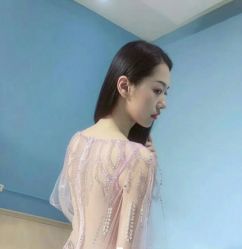 -觅白婚纱礼服馆