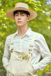 -易摄影婚纱摄影工作室