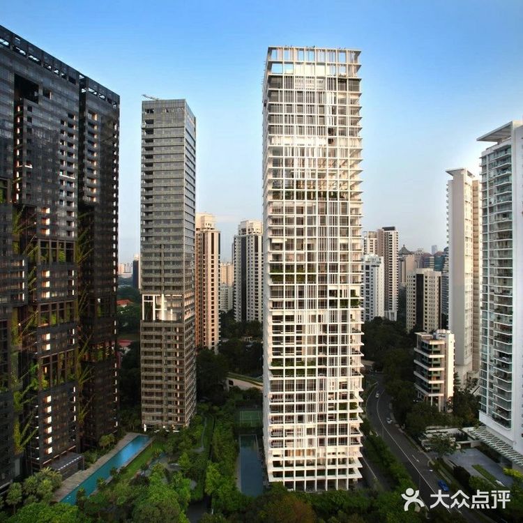 让·努维尔在新加坡设计的公寓楼，豪宅也有清新的画风  