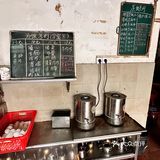 装修越原始，东西越好吃[调皮]