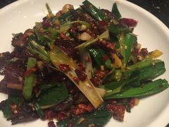 大蒜辣椒炒腊牛肉-渔乡米香·剁椒鱼头(四方坪店)