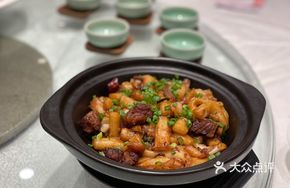 Beef Shank Stew with Rice Noodle Rolls