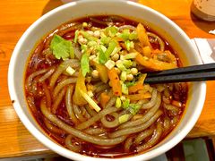 酸辣粉-诚铭记·虾仁汤包·成都小吃(融创店)