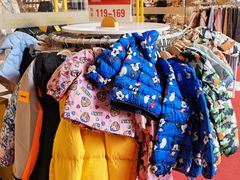 -王府井奥莱临潼小镇(临潼店)