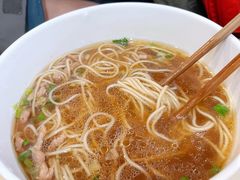 焖肉炒肉面-老西白点心店