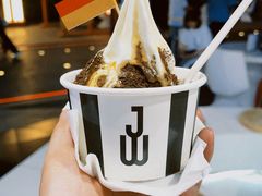 香蕉酱-JW德国冻酸奶Frozen Yogurt(龙湖成都滨江天街店)