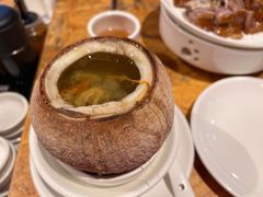 椰皇炖乌鸡汤-陈鹏鹏潮汕菜(欢乐海岸 海边景观店)