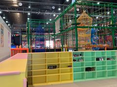 -超人空间竞技场·轰趴团建蹦床主题公园