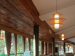 -茅草房·河畔园林火锅