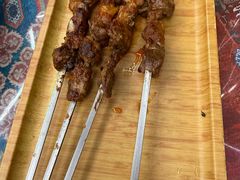 -乡村馕坑肉·烧烤·新疆菜·本地人更爱吃(阿勒泰首店)