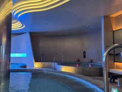 -涨巢·潮玩水疗局