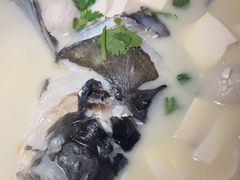 -卢大鲜鱼头捞饭(美利广场店)