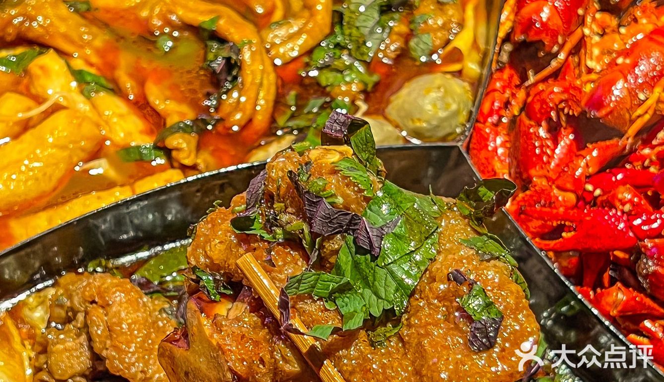 来南宁一定要去琅西村胡爷吃椰香小龙虾!