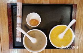Mung Bean and Lily Bulb Porridge and Millet Porridge
