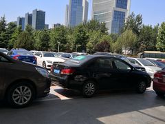 -锦江富园大酒店-停车场