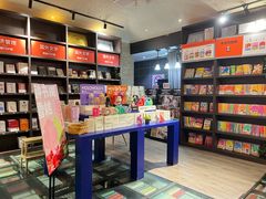 -钟书阁(松江泰晤士小镇店)