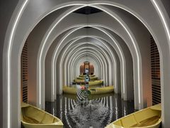 -涨巢·潮玩水疗局